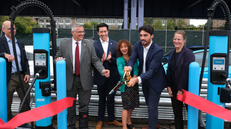 State-of-the-Art DC Fast Charging Hub