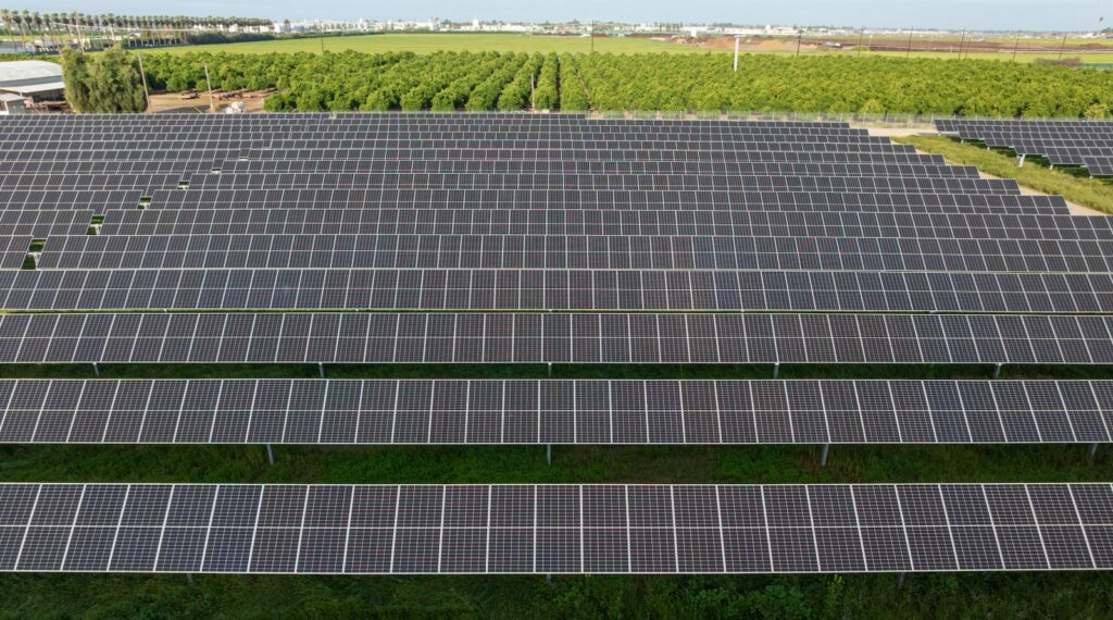Generate single title from this title Large Solar Power + Energy Storage Projects Completed at Fresno Department of Public Utilities in 70 -100 characters. And it must return only title i dont want any extra information or introductory text with title e.g: " Here is a single title:"