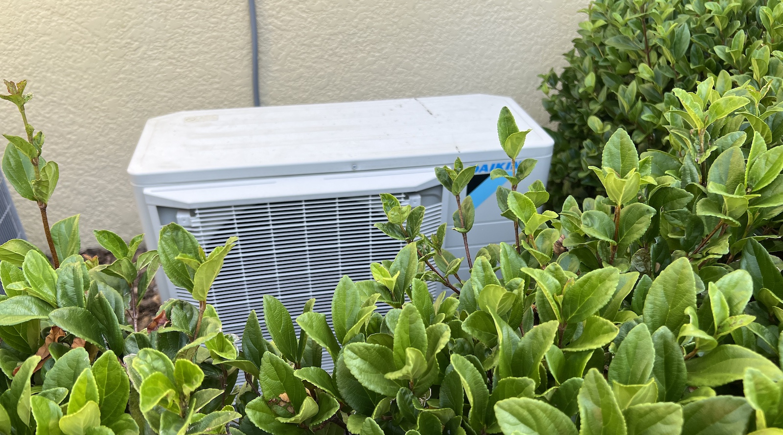Generate single title from this title Super-Efficient Air Conditioning Technology Slashes Energy Costs in 70 -100 characters. And it must return only title i dont want any extra information or introductory text with title e.g: " Here is a single title:"